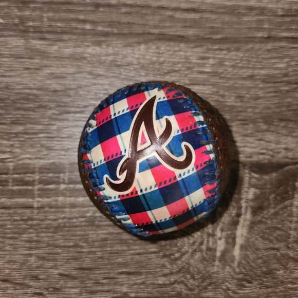 Rawlings Atlanta Braves Baseball - Picture 1 of 3